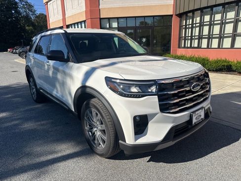 New 2025 Ford Explorer Active w/ Active Comfort Package image 9