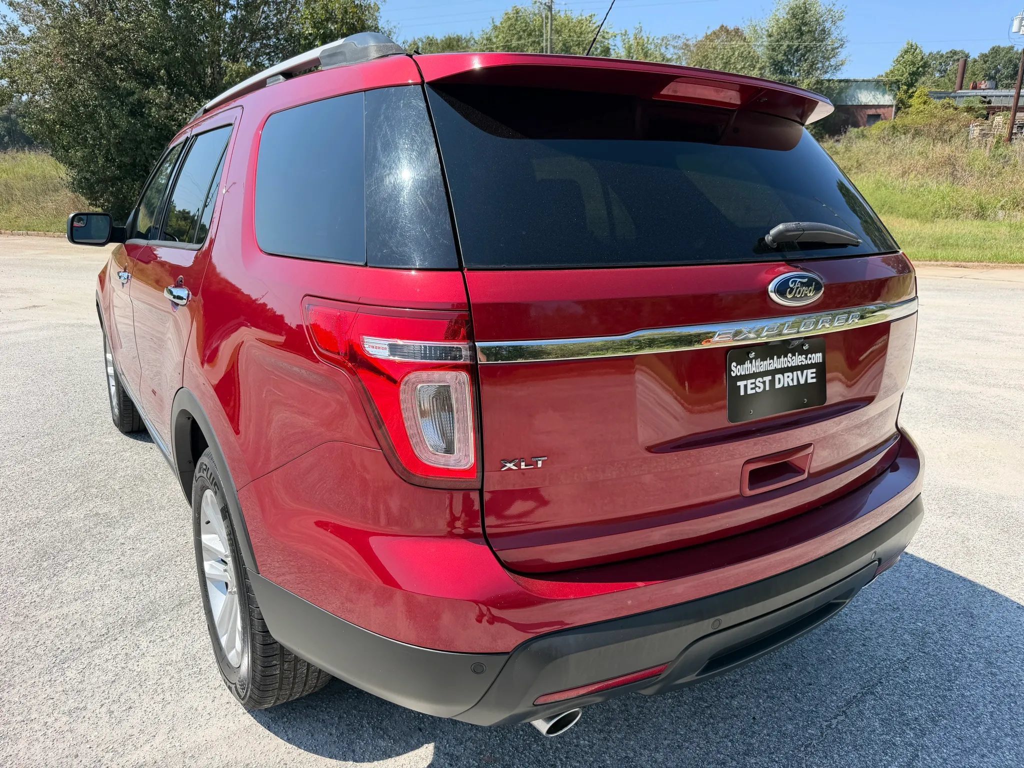 Used 2014 Ford Explorer XLT w/ Equipment Group 202A FWD image 3