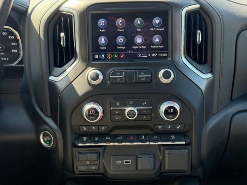 Used 2022 GMC Sierra 2500 AT4 w/ AT4 Premium Plus Package AWD/4WD image 13