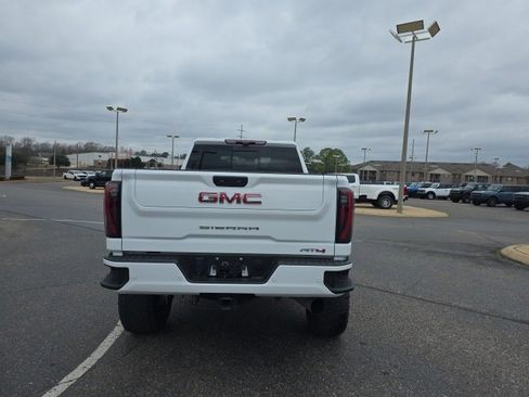 Used 2024 GMC Sierra 2500 AT4 w/ AT4 Premium Plus Package image 4