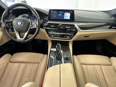 Used 2018 BMW 530e w/ Premium Package 2 image 15