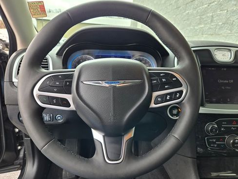 Used 2023 Chrysler 300 Touring L w/ Popular Equipment Group RWD image 17