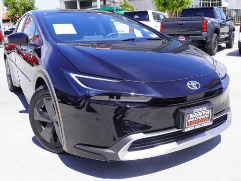 Used 2026 Toyota Prius Plug-In Hybrid image 2