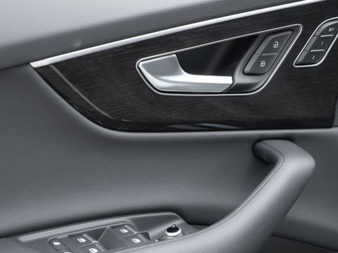 New 2026 Audi Q7 Premium image 21