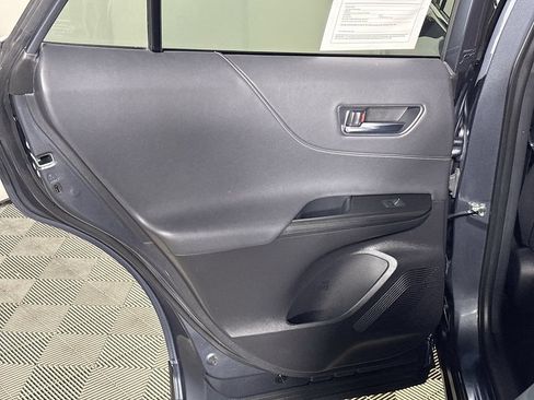 Used 2023 Toyota Venza XLE AWD/4WD image 18