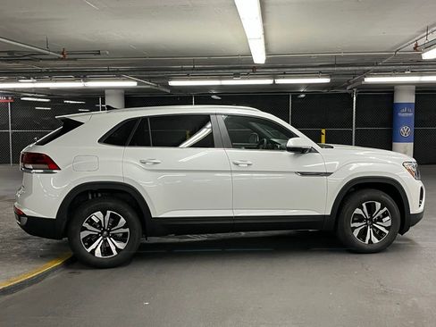 New 2026 Volkswagen Atlas Cross Sport SE image 37