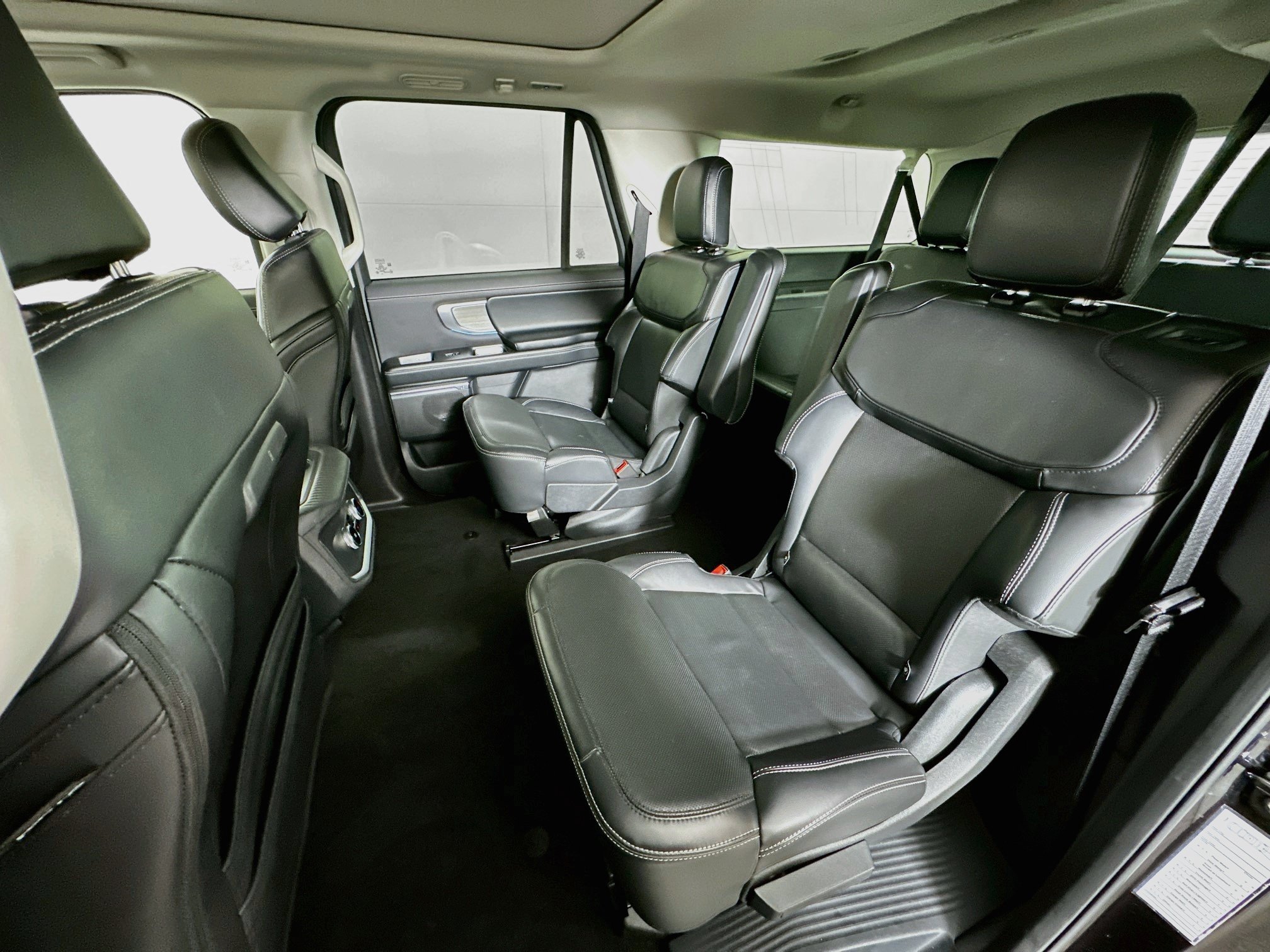 Used 2025 Ford Expedition Max Platinum AWD/4WD image 29