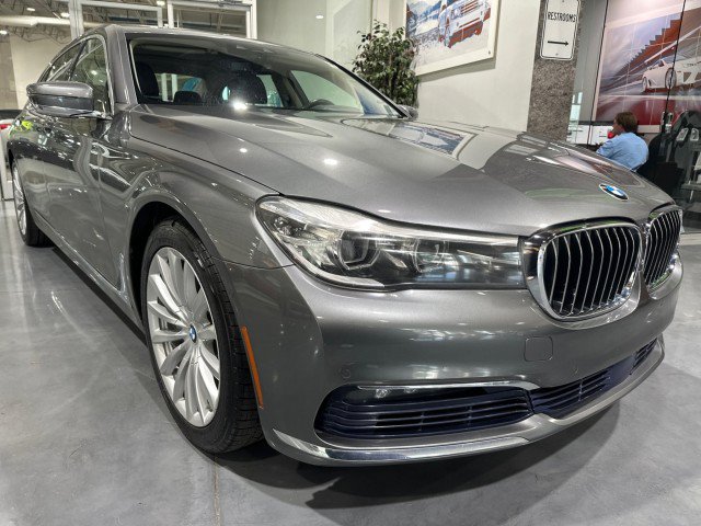 Used 2016 BMW 740i w/ Executive Package 2 RWD image 20