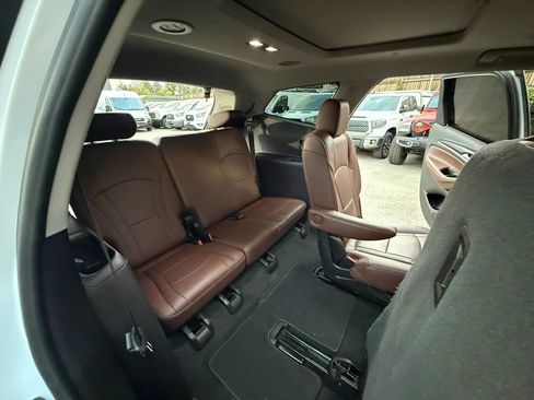 Used 2019 Buick Enclave Avenir w/ Avenir Technology Package AWD/4WD image 23