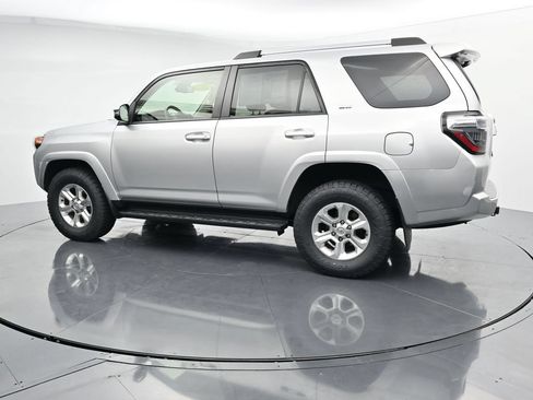 Used 2022 Toyota 4Runner SR5 Premium AWD/4WD image 5