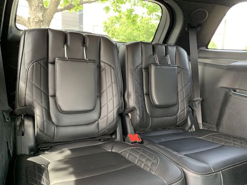 Used 2017 Ford Explorer Platinum image 33