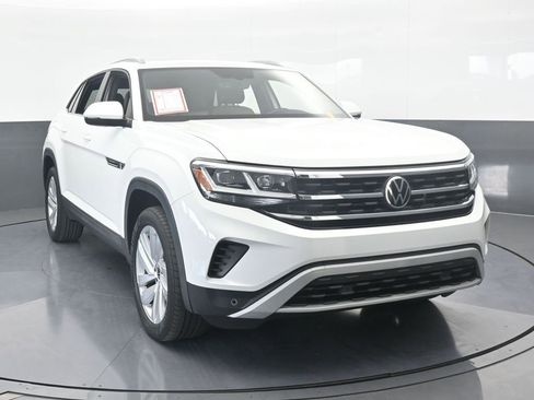 Used 2021 Volkswagen Atlas Cross Sport SE w/ Panoramic Sunroof Package image 9