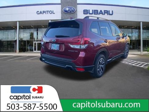 Used 2021 Subaru Forester Premium image 5