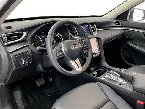 Certified 2025 INFINITI QX50 Pure image 17