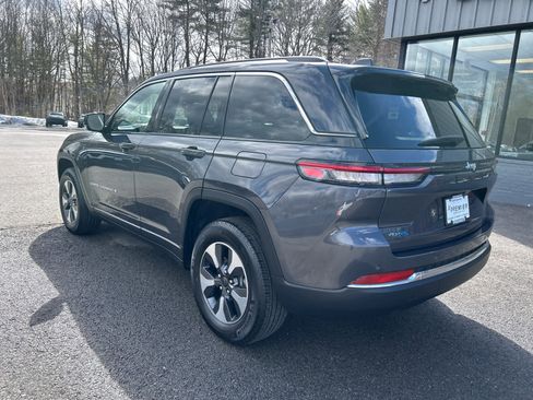 Used 2023 Jeep Grand Cherokee 4WD 4xe image 8