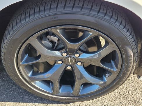 Used 2023 Chrysler 300 Touring w/ Safetytec Plus Group RWD image 8