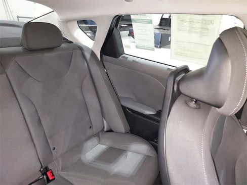 Used 2025 Kia K4 LXS image 14