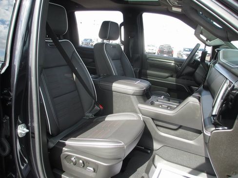 Used 2025 GMC Sierra 2500 AT4X image 26