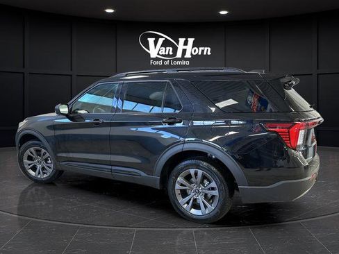 New 2026 Ford Explorer Active w/ Active Comfort Package image 3