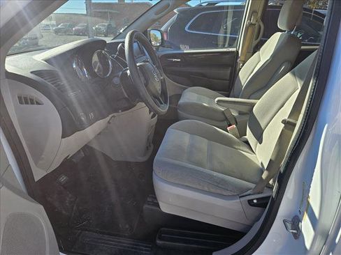 Used 2019 Dodge Grand Caravan SE image 4