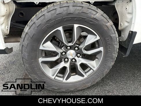 Used 2022 Chevrolet Silverado 1500 LT w/ Z71 Off-Road Package AWD/4WD image 41