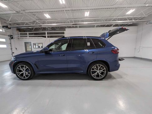 Used 2021 BMW X5 xDrive40i w/ M Sport Package AWD/4WD image 12