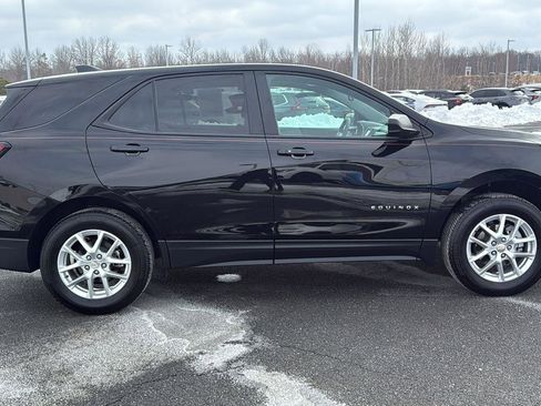 Used 2023 Chevrolet Equinox LS w/ LS Convenience Package image 4