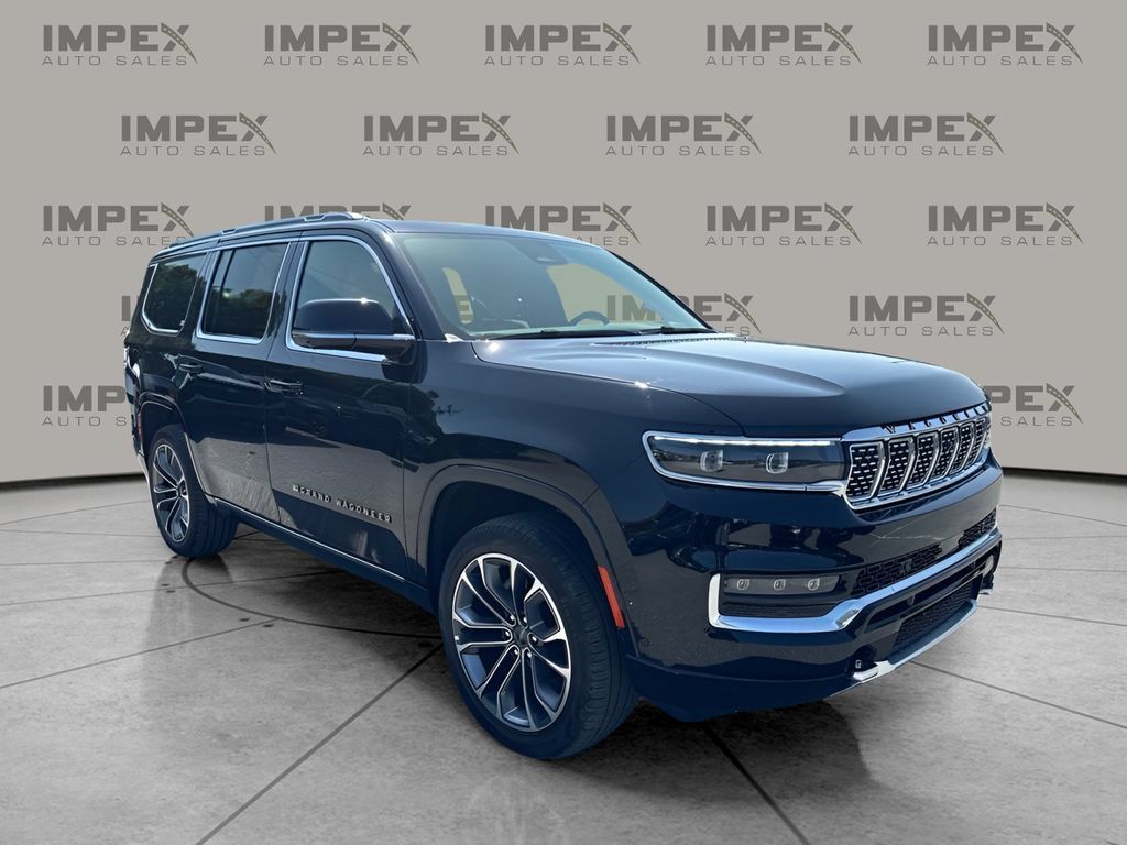 Used 2024 Jeep Grand Wagoneer Series III w/ HD Trailer Tow Package AWD/4WD image 7