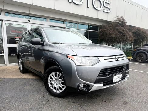 Used 2015 Mitsubishi Outlander ES FWD image 1