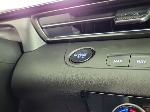 New 2025 Hyundai Elantra SEL image 17