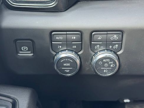 Certified 2022 GMC Sierra 1500 AT4 w/ AT4 Preferred Package AWD/4WD image 33