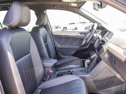 Used 2022 Volkswagen Tiguan SE R-Line FWD image 16