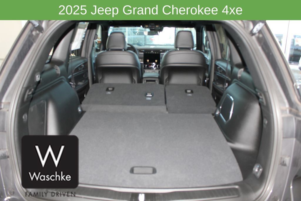 New 2025 Jeep Grand Cherokee Limited 4xe w/ Trailer Tow Package AWD/4WD image 16