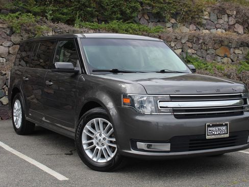 Used 2017 Ford Flex SEL w/ Equipment Group 202A image 4