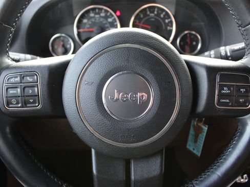 Used 2013 Jeep Wrangler Unlimited Rubicon w/ Dual Top Group AWD/4WD image 14