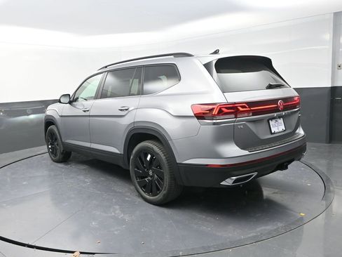 New 2026 Volkswagen Atlas SE image 8