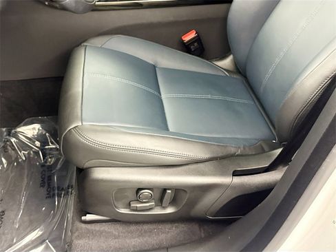 Used 2026 Land Rover Range Rover Velar S image 19