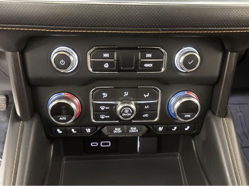 Used 2024 GMC Yukon AT4 image 22