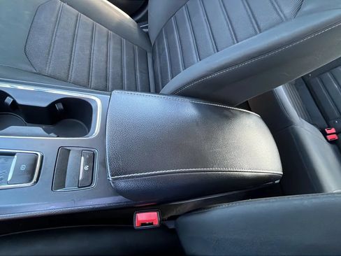Used 2019 Ford Fusion SE FWD image 27