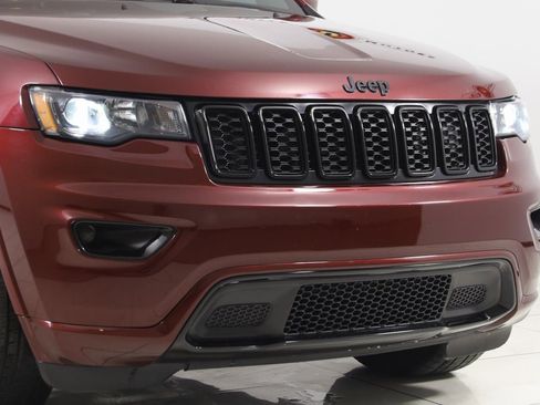 Used 2017 Jeep Grand Cherokee Altitude image 35
