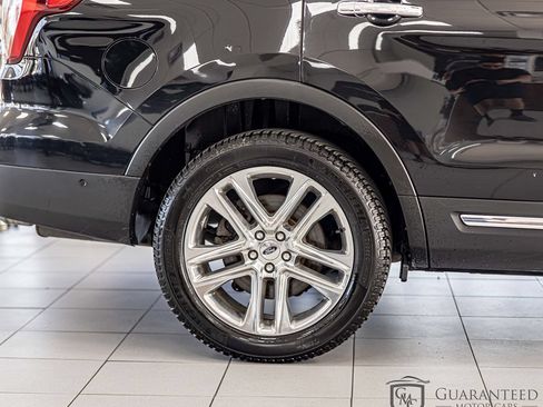Used 2020 Ford Explorer XLT w/ Equipment Group 202A RWD image 10