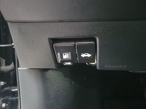 Used 2021 Nissan Kicks SV image 20