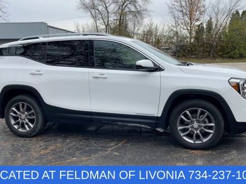 Used 2024 GMC Terrain SLT image 9