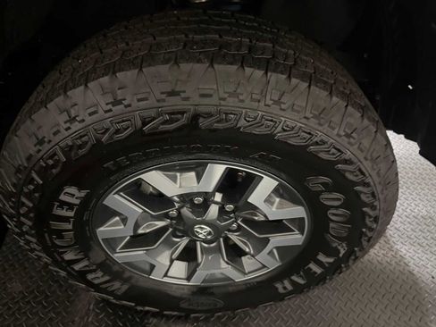 Certified 2023 Toyota Tacoma TRD Off-Road image 12