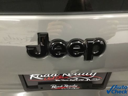 Used 2023 Jeep Cherokee Altitude Lux w/ Lux Elite Package AWD/4WD image 14