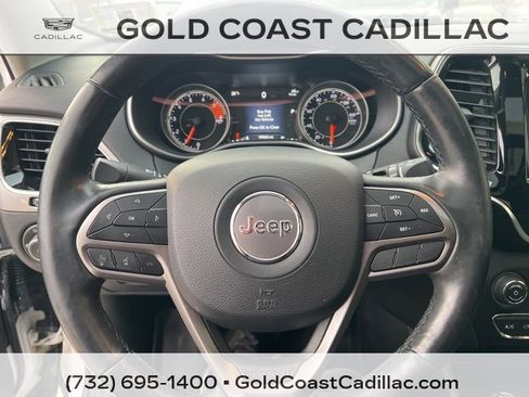 Used 2019 Jeep Cherokee Limited image 16