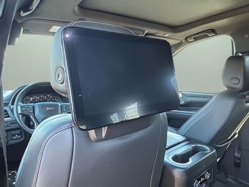 Used 2021 Chevrolet Suburban RST w/ Luxury Package image 40