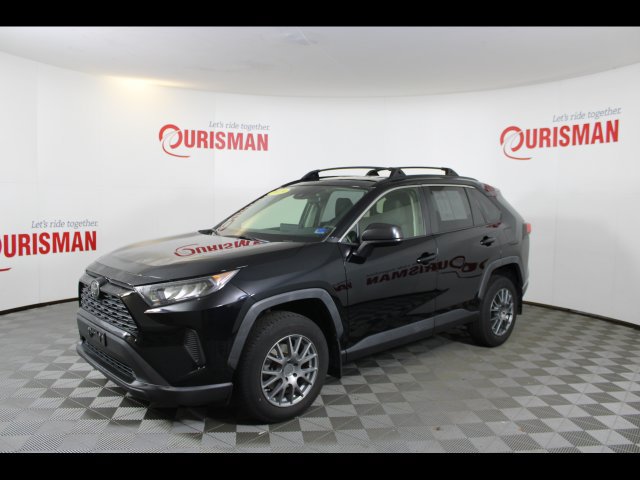 Used 2019 Toyota RAV4 LE FWD image 3