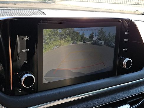 Used 2020 Hyundai Sonata SEL w/ Convenience + Sunroof Package FWD image 18