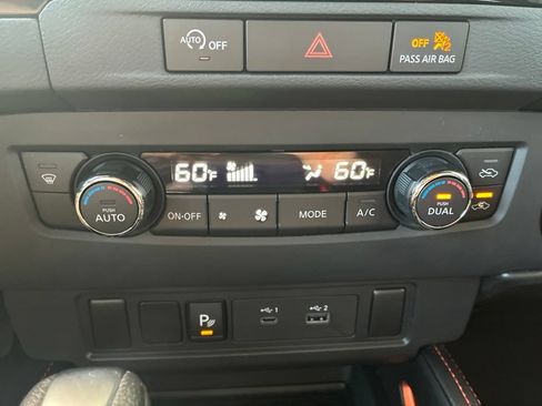 Used 2024 Nissan Frontier PRO-4X w/ Technology Package AWD/4WD image 37